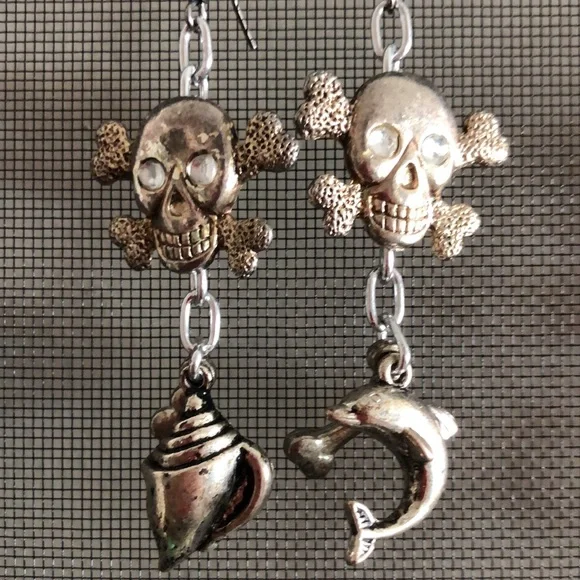 Pirate theme earrings !! - Picture 5 of 5